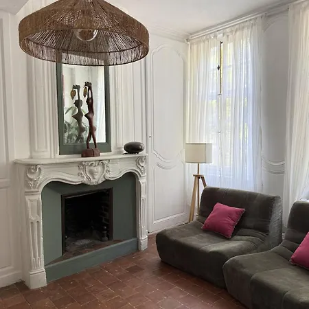 La Maison D'artiste Familiale Apartment *