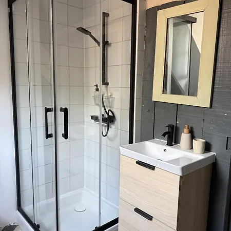 La Maison D'artiste Familiale Apartment *